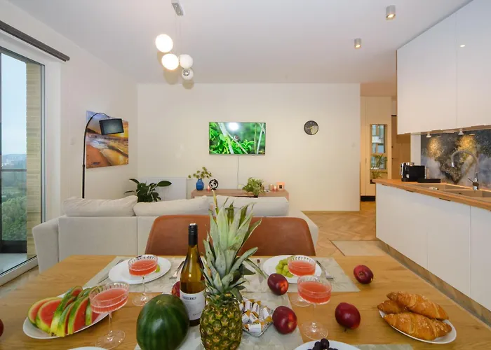 Maya's Flats & 101 Sea View - 3 Pokojowy A アパート *