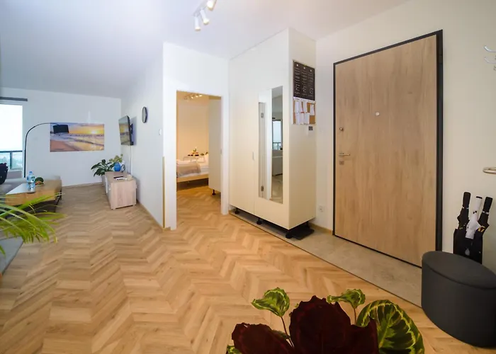 Maya's Flats & 101 Sea View - 3 Pokojowy A アパート *