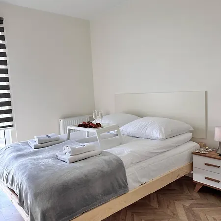 Maya's Flats & 101 Sea View - 3 Pokojowy Z Widokiem Na Morze Na Letnicy